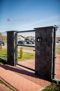 Ogrodzenie panelowe grafit antracyt słupki murowane ogrodzenia ogrodzenia systemowe panelowe Rasdom producent podmurówka Zwoleń