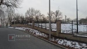 Ogrodzenie murowane łupane ogrodzenia metalowe Radom producent stal